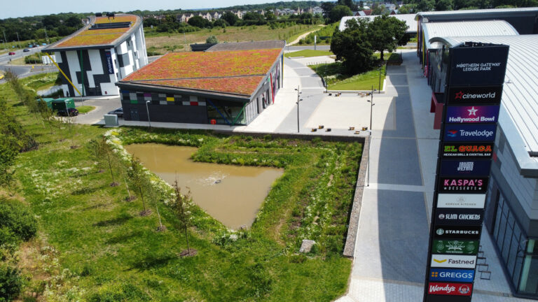 A leisure park park with restaurants, fast food chains and a cinema. As well as a Travelodge hotel. Situated around a large green area and communal spaces.
